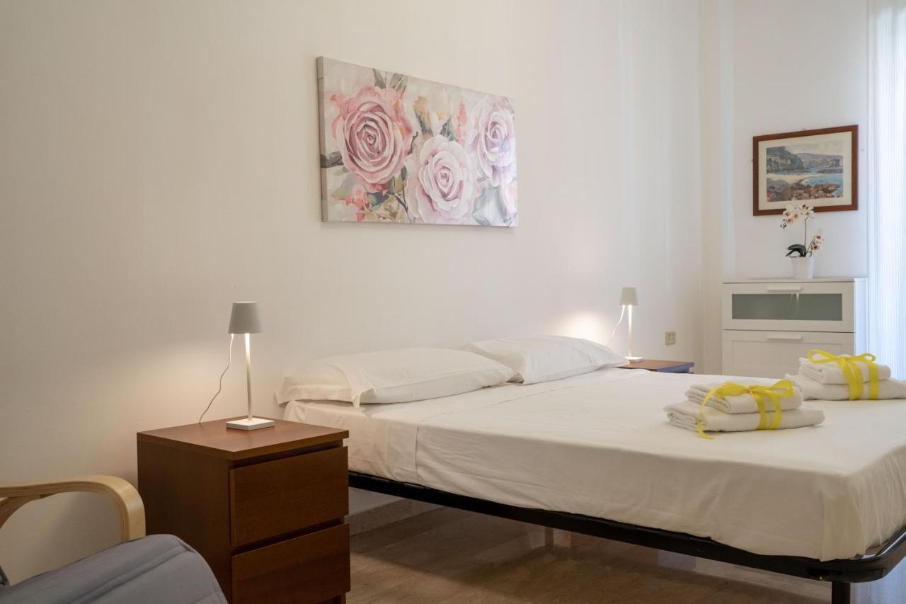 Universita & Stazione Airy Apartment With Parking Бари Экстерьер фото