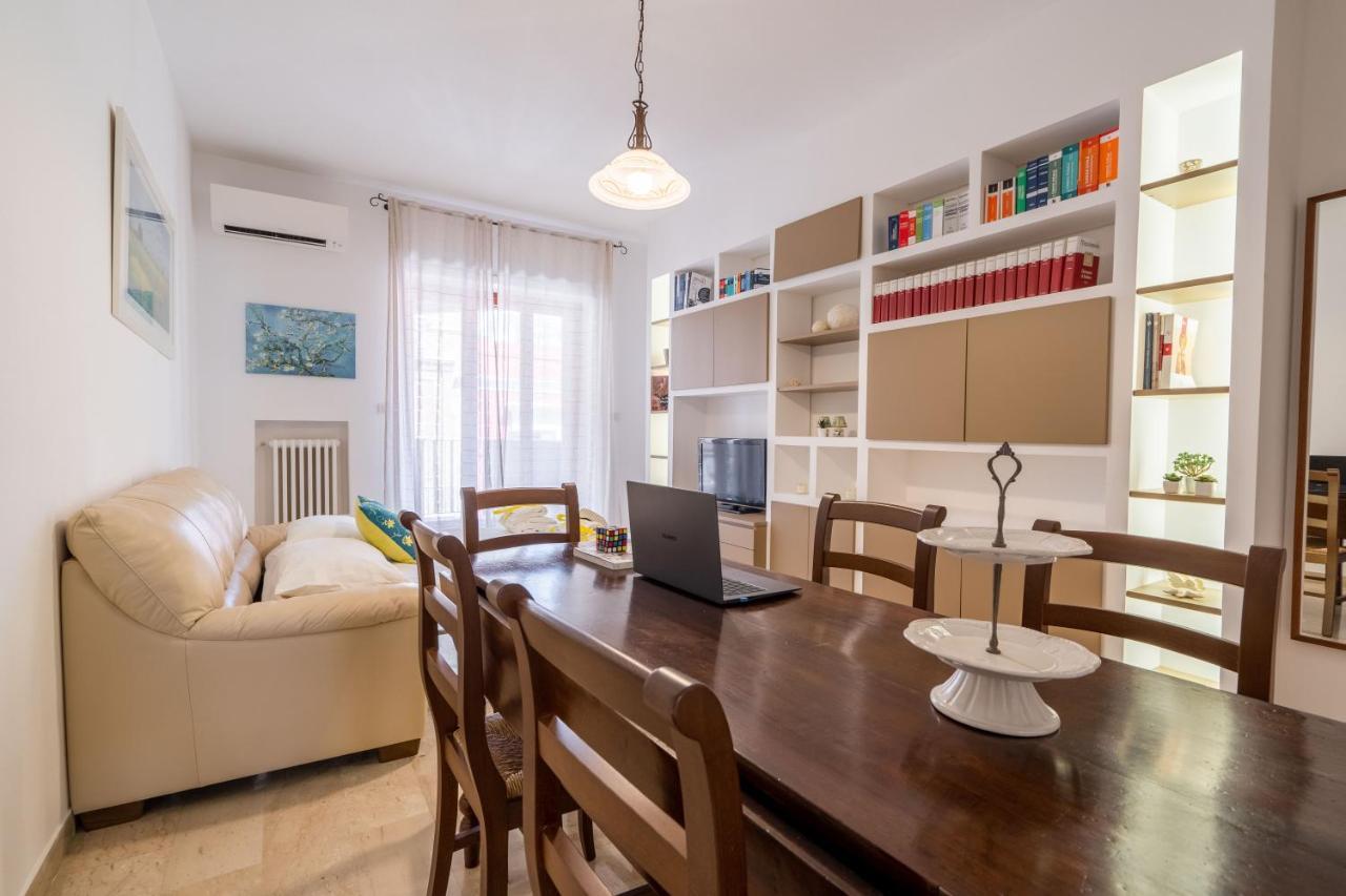 Universita & Stazione Airy Apartment With Parking Бари Экстерьер фото